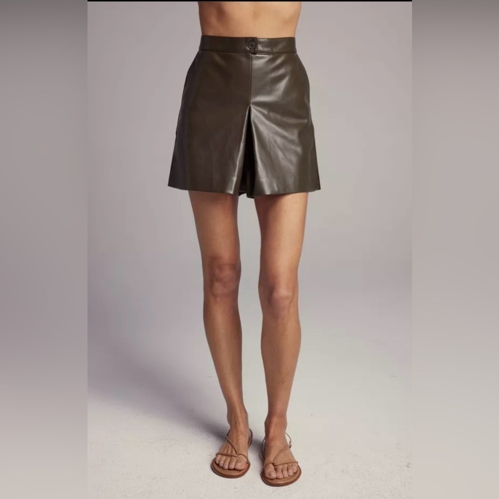 Sundays Collin’s Faux Leather Shorts Forest NWOT Never Worn Size XS